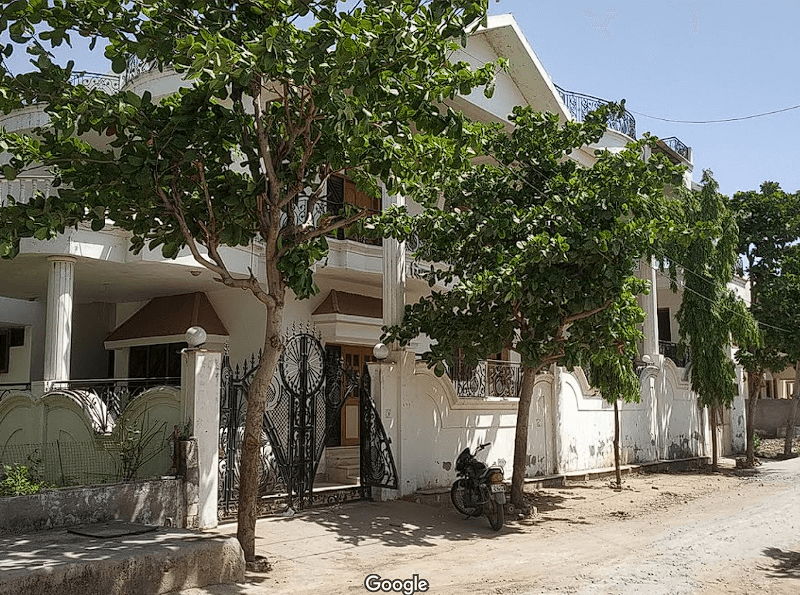Rajhans Hotel